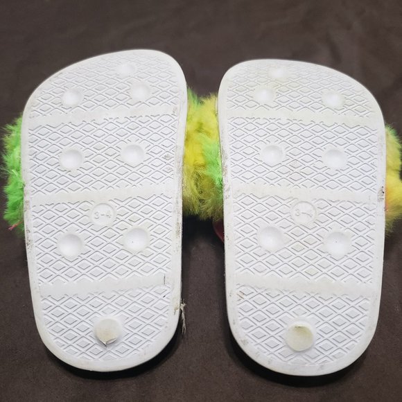 Fuzzy Rainbow Love Flower Sandals Size 3-4 Toddler Elastic Strap - Picture 4 of 4